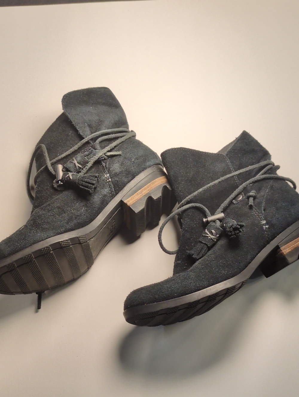Sorel Farrah Black Suede Ankle Boots Size 6